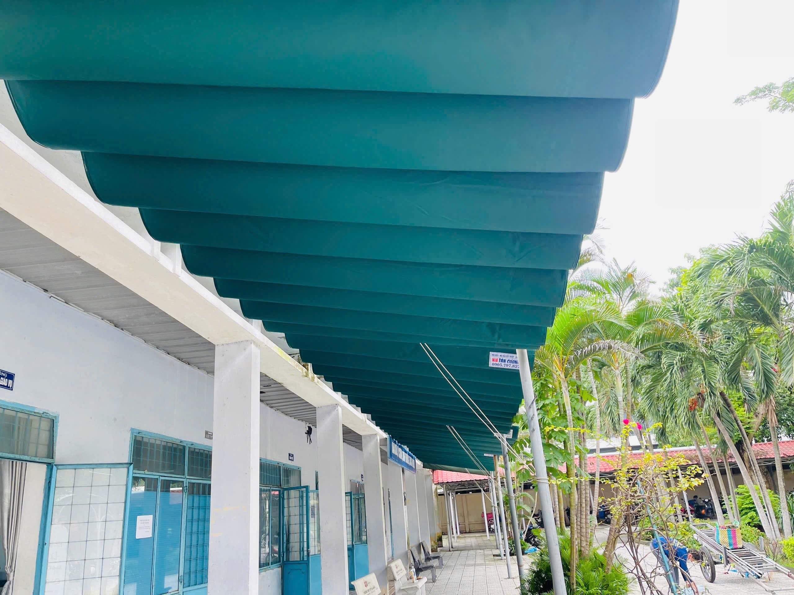 Mái xếp lượn sóng thủ công - ảnh 11